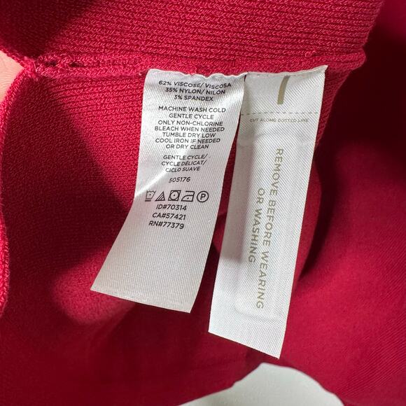 Ann Taylor Knit Shell Tank Red High Neck Sleeveless Size Medium Petite NEW - Picture 4 of 4